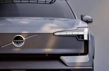 Volvo EX30 Cross Country ปี 2025
