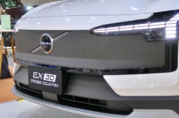 Volvo EX30 Cross Country ปี 2025