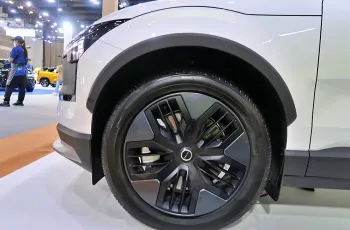 Volvo EX30 Cross Country ปี 2025