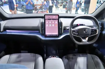 Volvo EX30 Cross Country ปี 2025