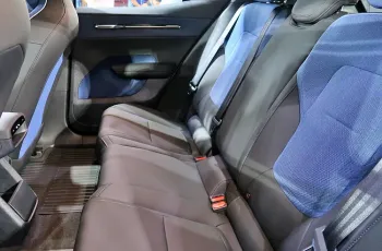 Volvo EX30 Cross Country ปี 2025