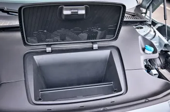 Volvo EX30 Cross Country ปี 2025