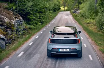 Volvo EX30 Cross Country ปี 2025