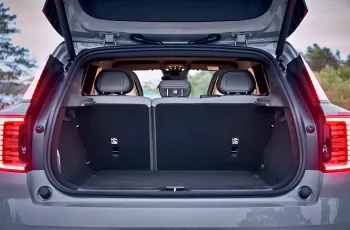 Volvo EX30 Cross Country ปี 2025
