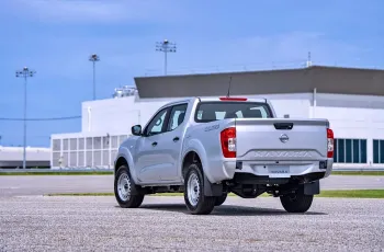 Nissan Navara DoubleCab Calibre SL 7AT ปี 2025