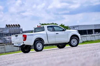Nissan Navara Kingcab Calibre SL 7AT ปี 2025 