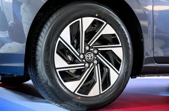 Toyota YARIS ATIV ปี 2025 เปิดตัวรุ่น 1.5 HEV