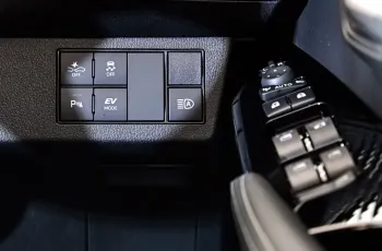 Toyota YARIS ATIV ปี 2025 เปิดตัวรุ่น 1.5 HEV