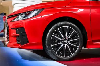 Toyota YARIS ATIV ปี 2025 เปิดตัวรุ่น 1.5 HEV GR