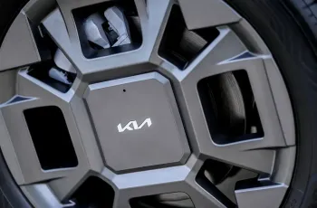 Kia Carnival ปี 2025 รุ่นไฮบริด HEV 7-seat Luxury 
