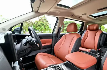 Kia Carnival ปี 2025 รุ่นไฮบริด HEV 7-seat Luxury 