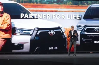 เปิดตัว Toyota Hilux Travo 2025 เจน 9 ครั้งแรกในโลก! เคาะราคา Travo-e กระบะไฟฟ้า 1.49 ล้านบาท