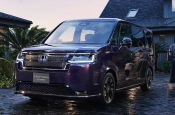  Honda STEP WGN e:HEV SPADA ในญี่ปุ่น
