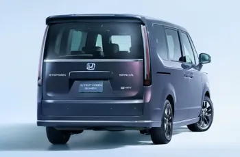  Honda STEP WGN e:HEV SPADA ในญี่ปุ่น