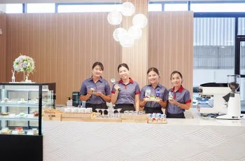 มาสด้า จับมือ กลุ่มอารีมิตร ทุ่มงบ 100 ล้าน เปิดโชว์รูมและศูนย์บริการครบวงจรแห่งใหม่ที่ร้อยเอ็ด