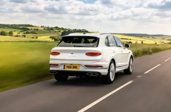 bentayga-hybrid-ghost-white-4-2-1c07