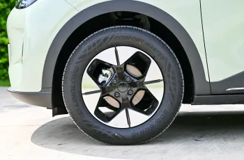 GEELY EX2 รถ EV RWD ชู GEA Platform วิ่งไกล 395 กม. เตรียมประกาศราคา Motor Expo 2025 ราคาไม่ถึง 5 แสนบาท