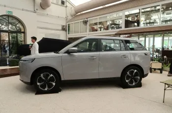 JAECOO 5 EV ส่งมอบ 5,000 คัน! ตอกย้ำ Best Price Guarantee เริ่ม 5.49 แสนบาท ก่อน Motor Expo 2025