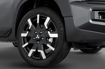  Xpander Cross HEV 2026