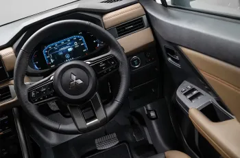  Xpander Cross HEV 2026