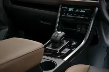  Xpander Cross HEV 2026