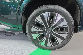 DFSK E5 Plus เอสยูวีปลั๊กอินไฮบริด 7 ที่นั่ง เริ่มต้น 7.99 แสนบาท