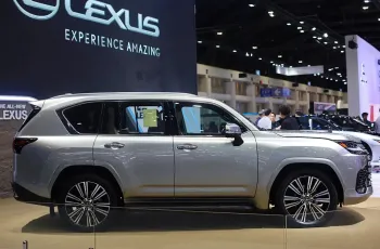 เปิดตัว Lexus LX 500D