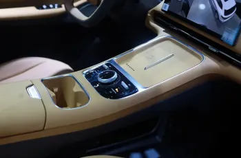 GEELY STARRAY EM-i 2025 