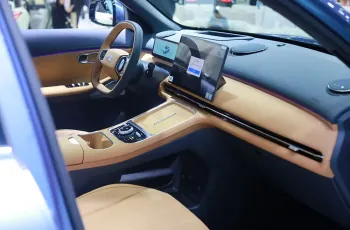 GEELY STARRAY EM-i 2025 