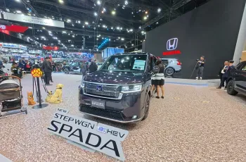 Honda STEP WGN e:HEV 2025