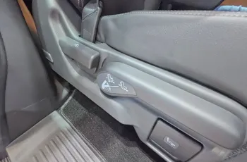 Honda STEP WGN e:HEV 2025