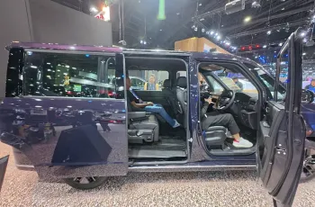 Honda STEP WGN e:HEV 2025