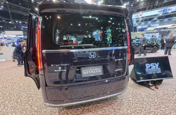 Honda STEP WGN e:HEV 2025