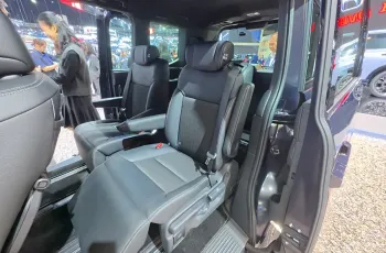 Honda STEP WGN e:HEV 2025