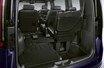 step-wgn-ehev-spada-3rd-row-seat-60-40-split-foldi-a4d8