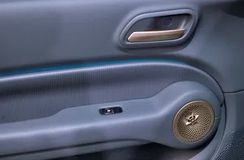 22-ora-5-global-debut-8-972d