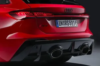 audi-rs-5-avant-003-b035