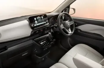 2026-mitsubishi-ek-cross-ev-japan-13-2048x1152-tck-6b90