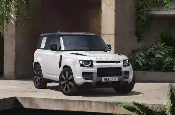 Land Rover Defender 2027 เปิดตัวไมเนอร์เชนจ์ ลดกำลังรุ่น OCTA เพิ่มรุ่นใหม่ Vertex พร้อมฟิล์มเคลือบสีซ่อมรอยขีดข่วนได้เอง