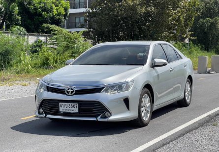 🔥 Toyota Camry 2.0 G ซื้อรถผ่านไลน์ รับฟรีบัตรเติมน้ำมัน