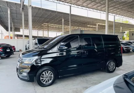 HYUNDAI H-1 2.5 ELITE ปี 2019 รถสวย มือแรกออกห้าง ไมล์น้อย 8 หมื่นโล 11 ที่นั่ง รับประกันตัวถังสวย