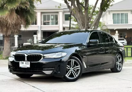 2022 BMW 530e 2.0 Luxury รถเก๋ง 4 ประตู 