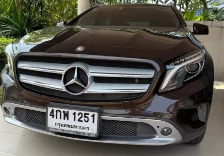 Mercedes-Benz GLA 200  urban 1.6  รุ่นประกอบนอก  ปี 2014   ใช้งานน้อย