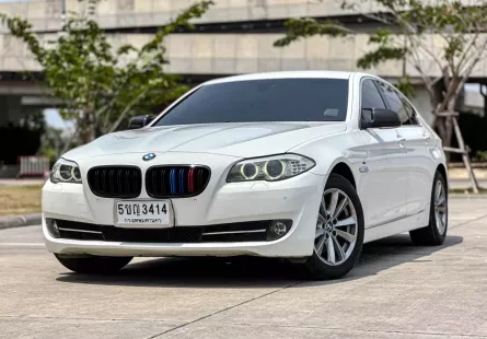 2013 BMW SERIES 5, 520i โฉม F10 ปี10-16  สีขาว เครื่องเบนซิน เลขไมล์เฉลี่ย 16,000 km ต่อปี