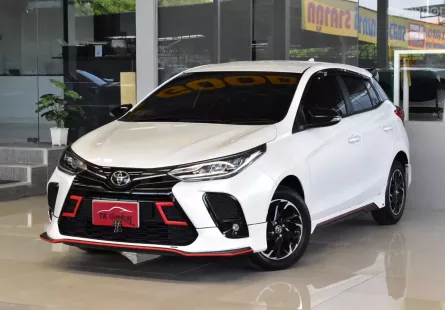 Toyota YARIS 1.2 Sport Premium ปี 2022 สภาพป้ายแดง ไมล์น้อย 3x,xxx โล รถบ้านมือเดียว ออกรถ0บาท