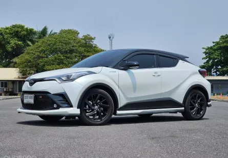 2022 Toyota C-HR GR Sport รถเก๋ง 5 ประตู ออกรถฟ