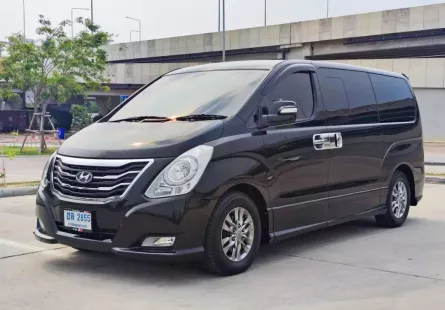 2015 Hyundai H-1 2.5 Deluxe รถตู้/MPV รถบ้านมือเดียวมีบริการจัดไฟแนนซ์ทั่วประเทศ