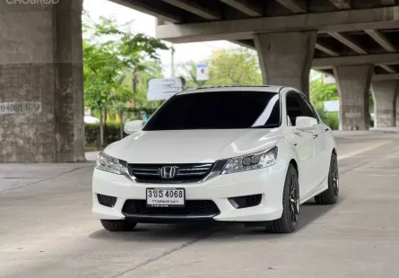 Honda ACCORD 2.0 Hybrid TECH i-VTEC ฟรีดาวน์ รถสวย สภาพนางฟ้า