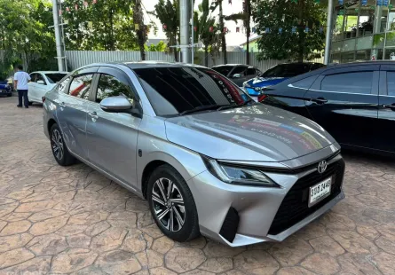 2022 Toyota Yaris Ativ 1.2 Premium รถเก๋ง 4 ประตู 