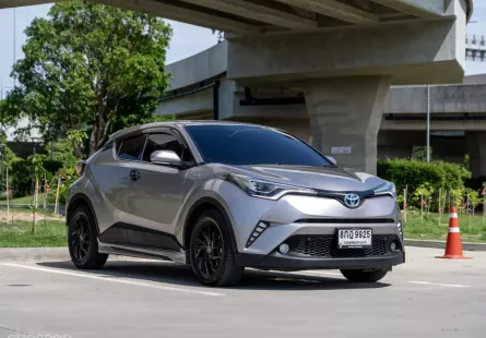 Toyota C-HR 1.8 Hybrid Mid ปี : 2019
